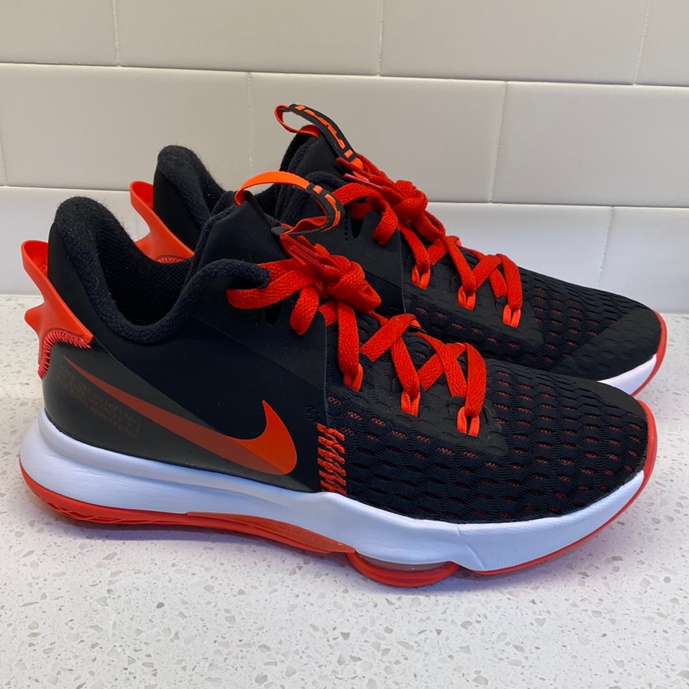 Nike LeBron James Witness 5 Bred